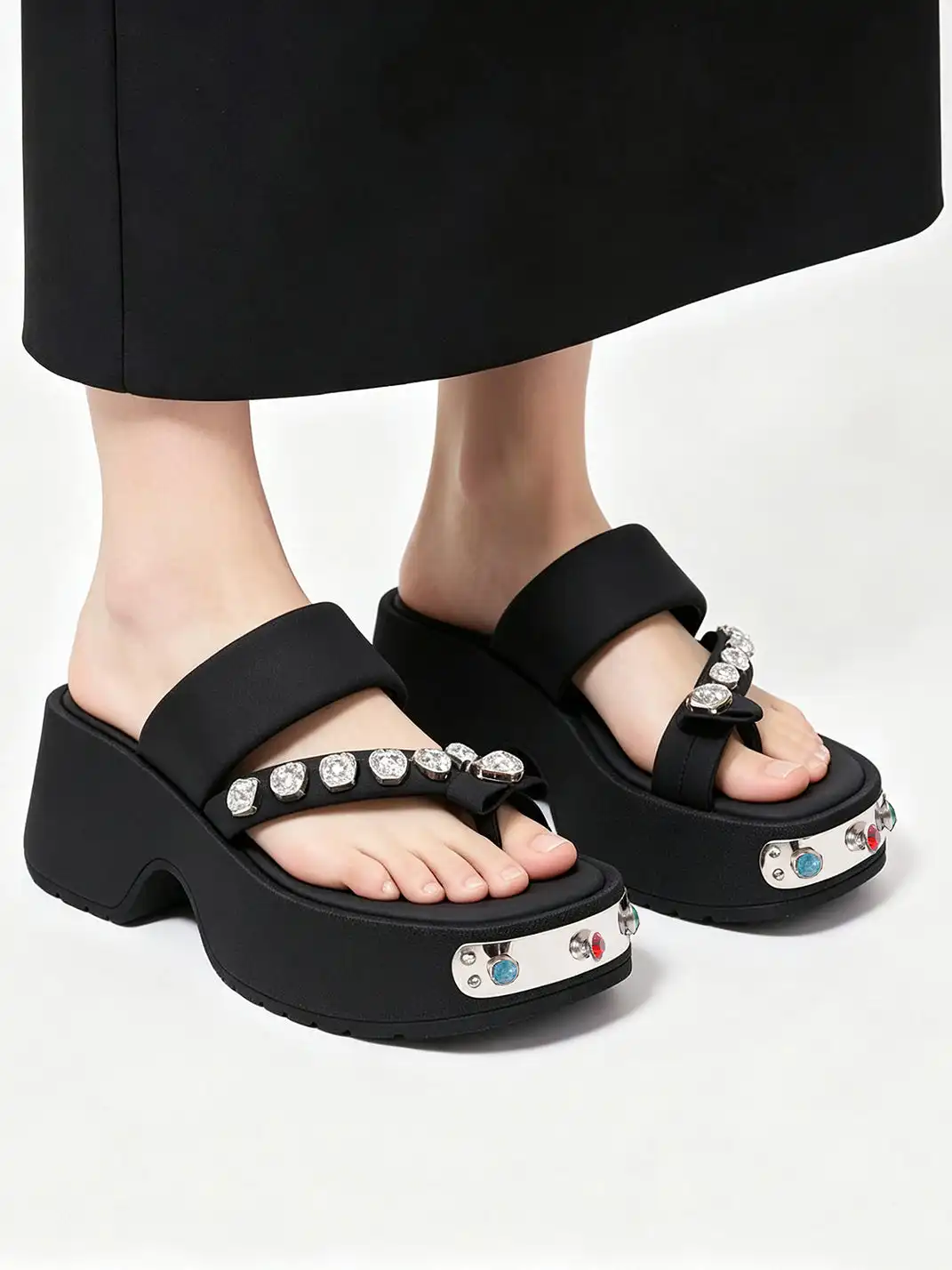 PINJIAHUI | Gem-Embellished Platform Flip-Flop Sandals
