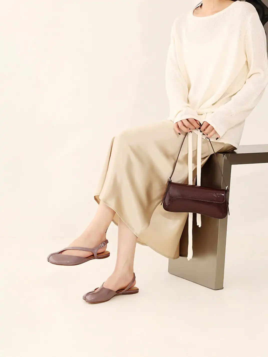 InkingPot | Split-Toe Flat Closed-Toe Piggy Sandals