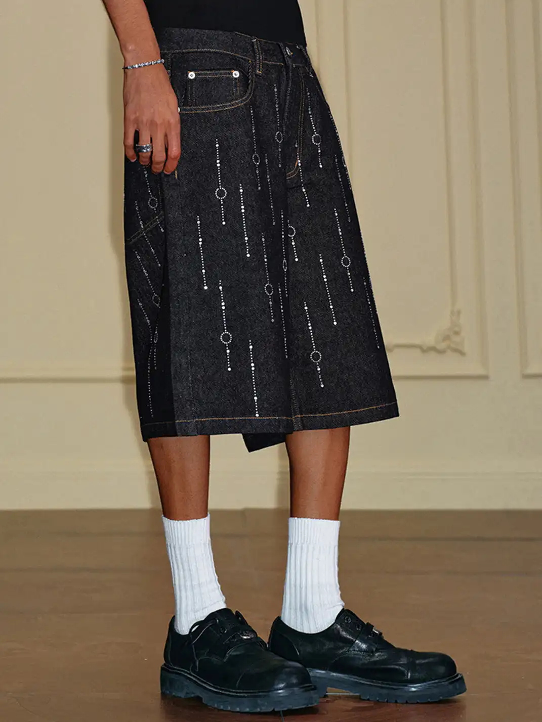 YADcrew | Full Rhinestone Meteor Denim Six-Point Shorts