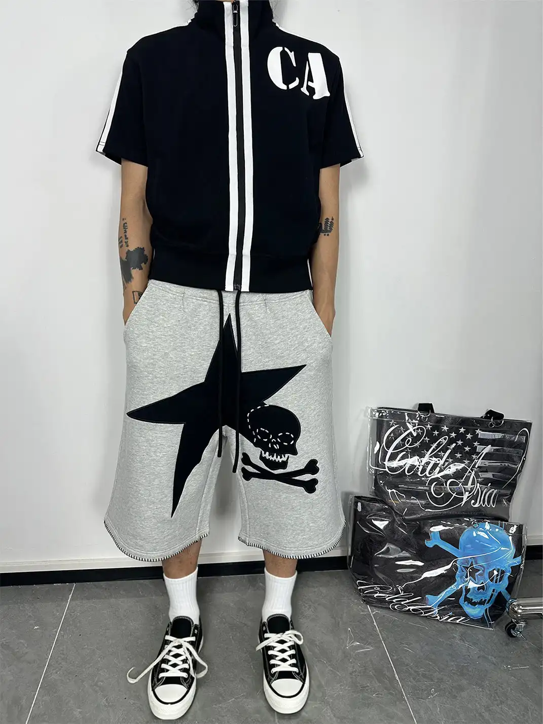 ColdAsia | "Star Skull" Patch Embroidered Capri Pants