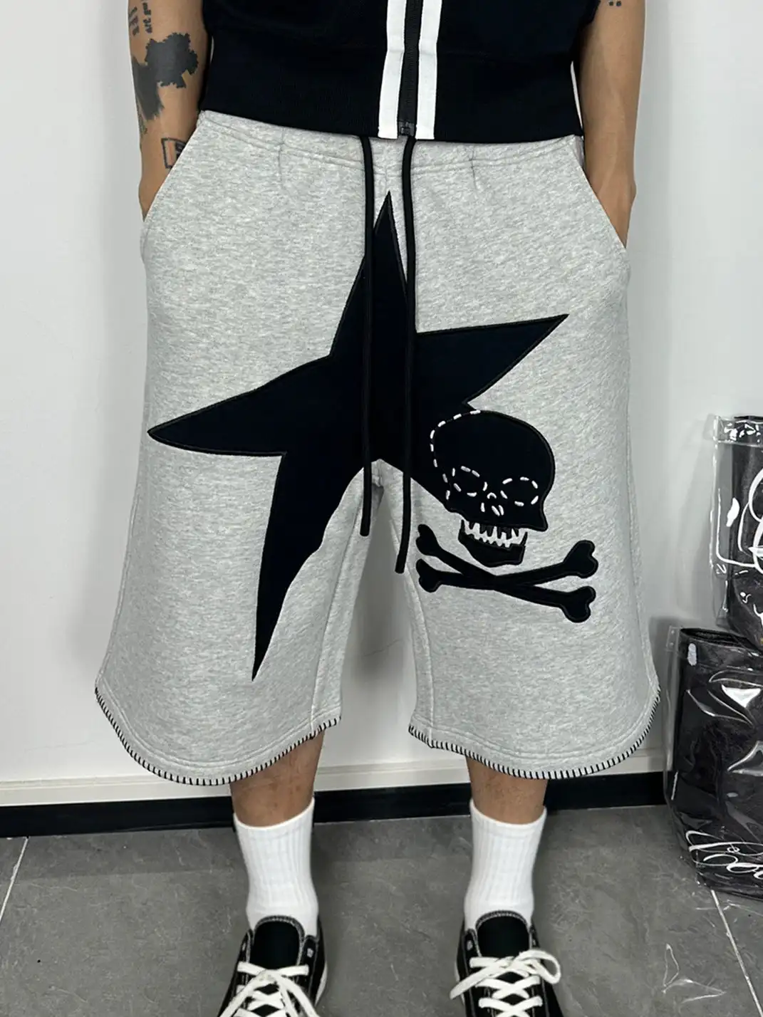 ColdAsia | "Star Skull" Patch Embroidered Capri Pants