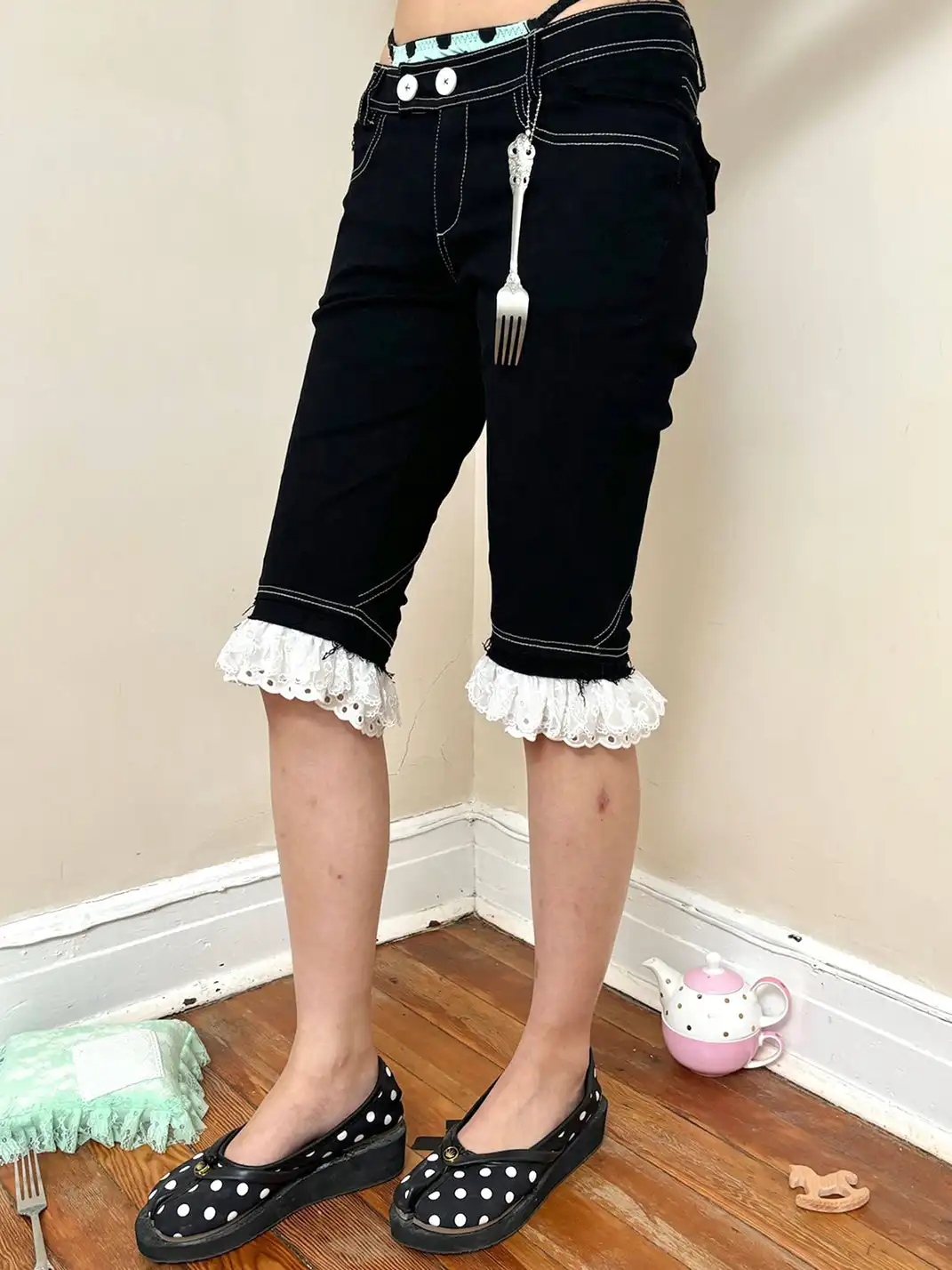 nit alcove | Double-layer Lace Color Contrast Stitching Knee-length Shorts