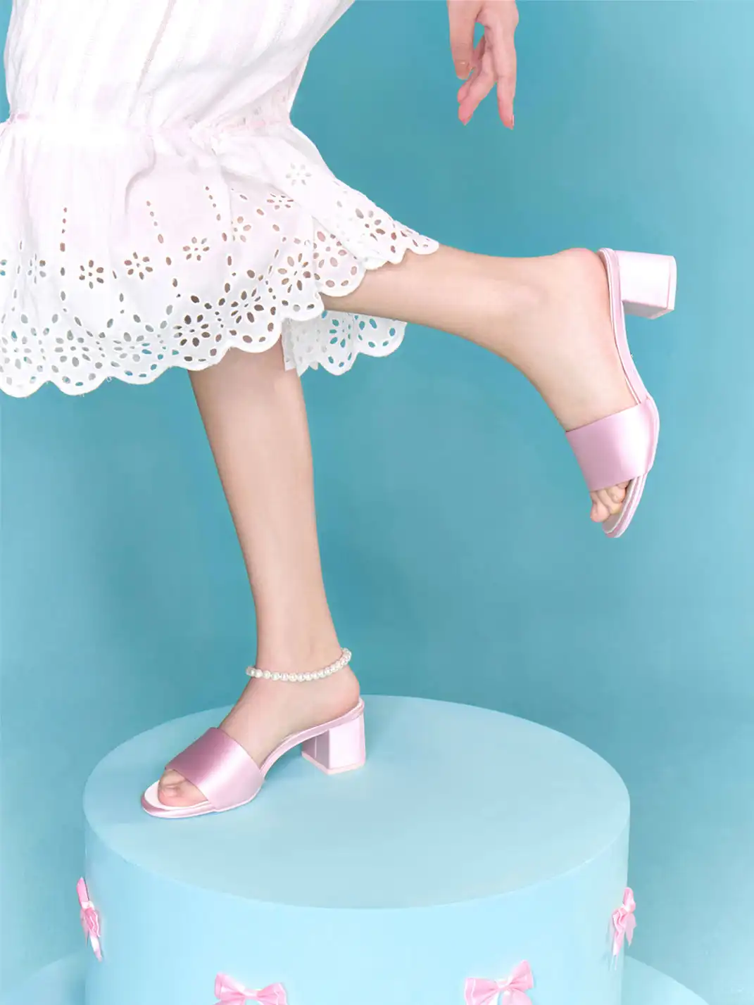 Concept Neun | Satin Round Toe Chunky Heel Sandals Slippers