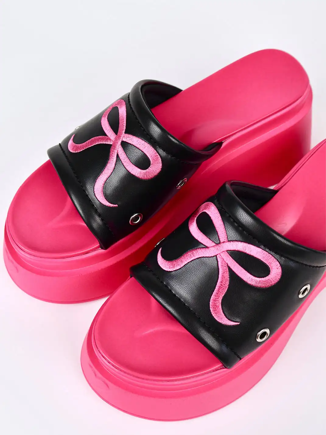 Concept Neun | Platform Bow Embroidered Slippers