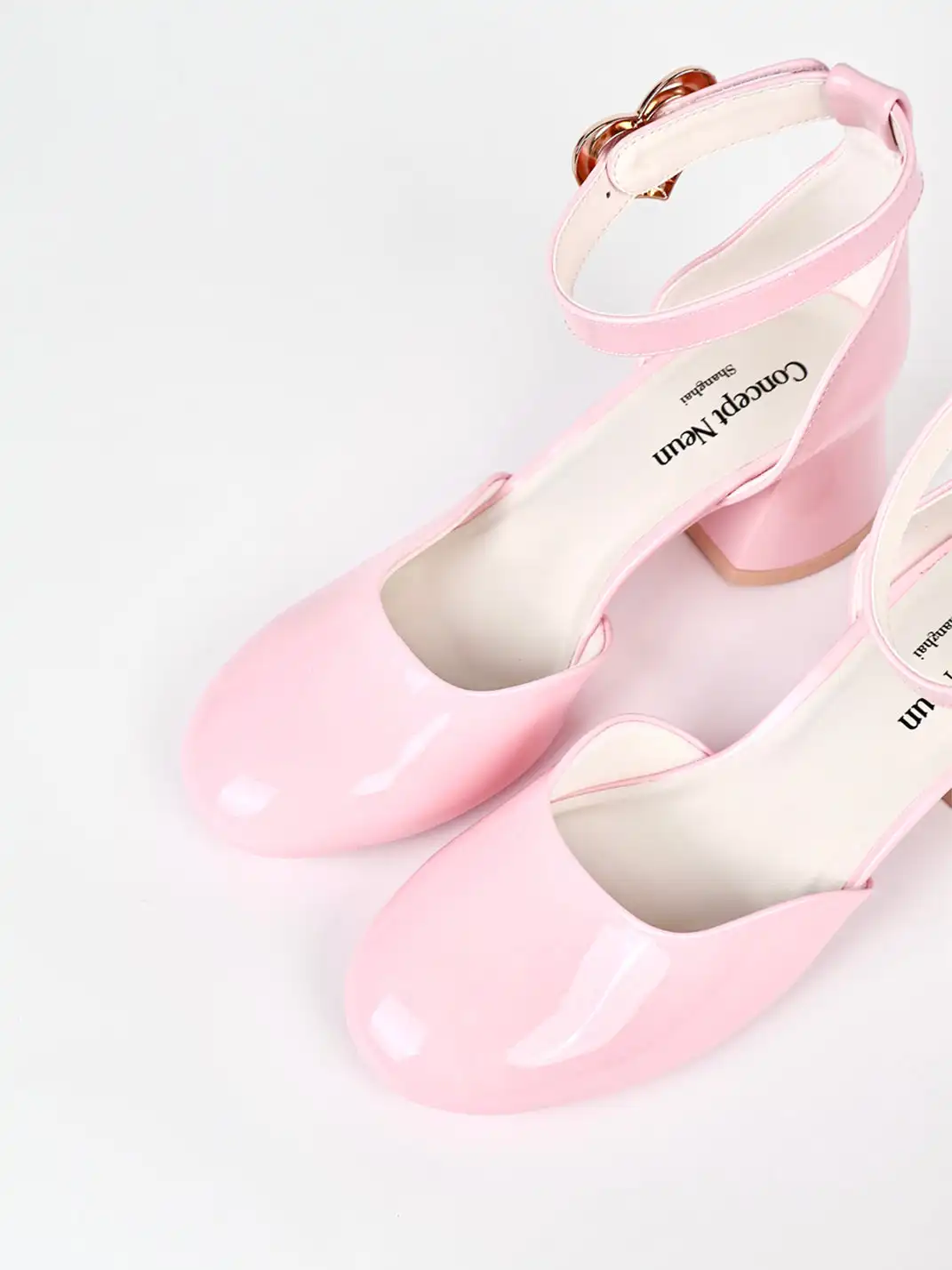 Concept Neun | Thick Block Heel Heart Pattern Mary Jane Shoes