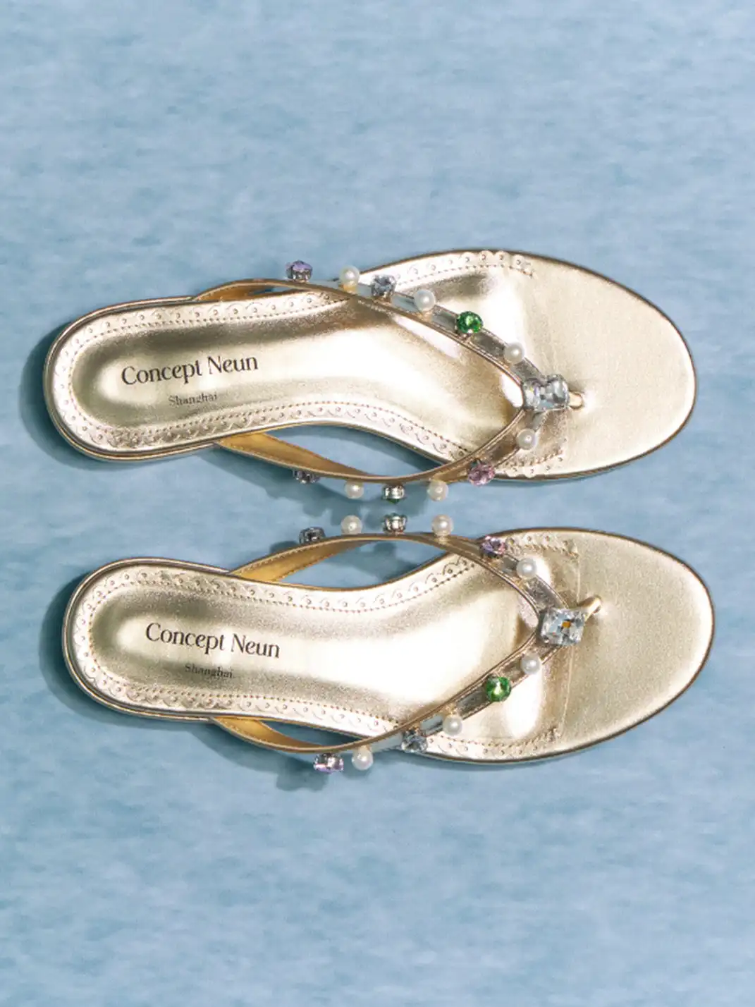 Concept Neun | Colored Rhinestone Flip Flops