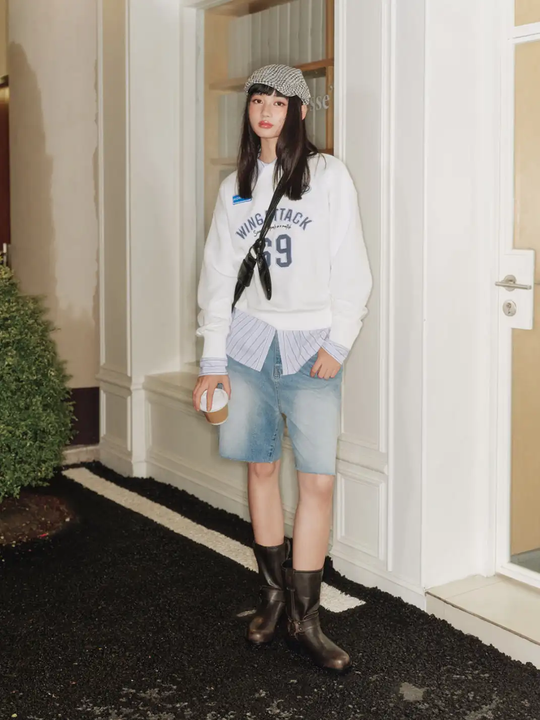 Concept Neun | Distressed Round Toe Ankle Boots