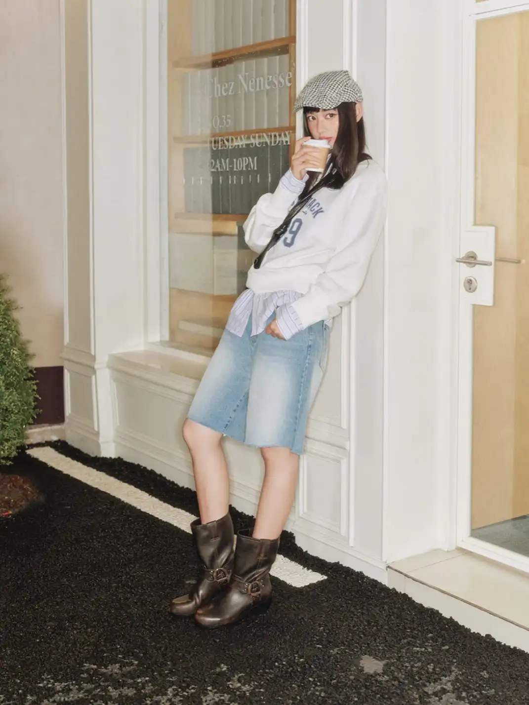 Concept Neun | Distressed Round Toe Ankle Boots