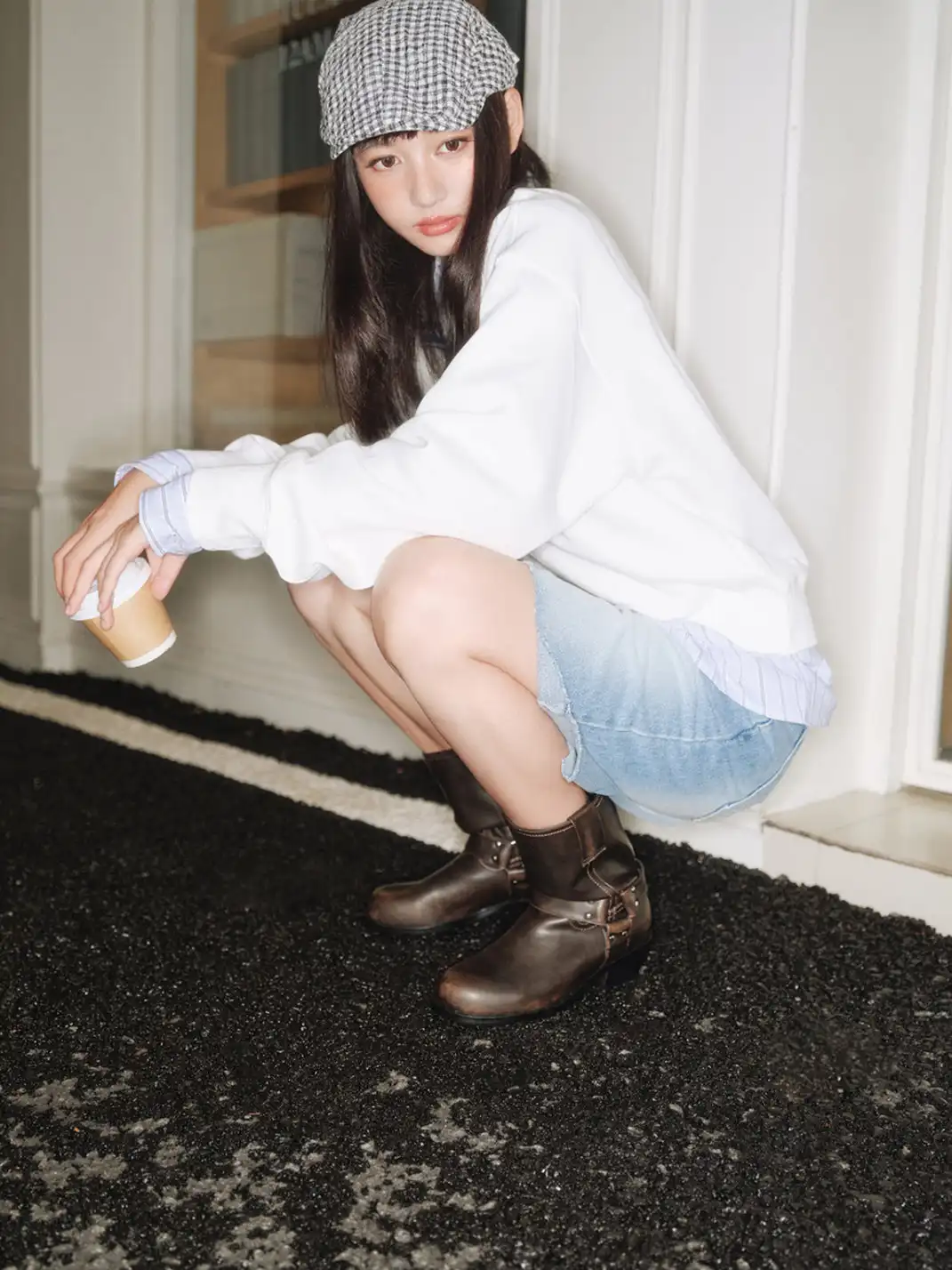 Concept Neun | Distressed Round Toe Ankle Boots