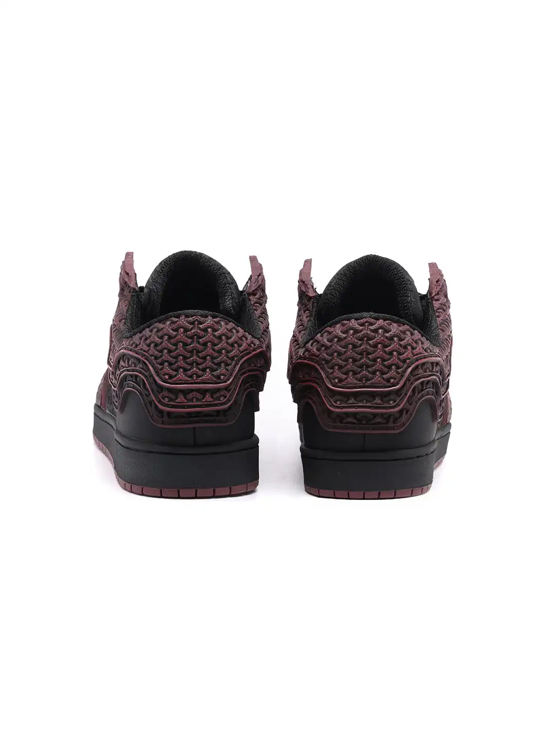 SGSX | Jin Yi Wei 3D Embossed Low-Top Sneakers