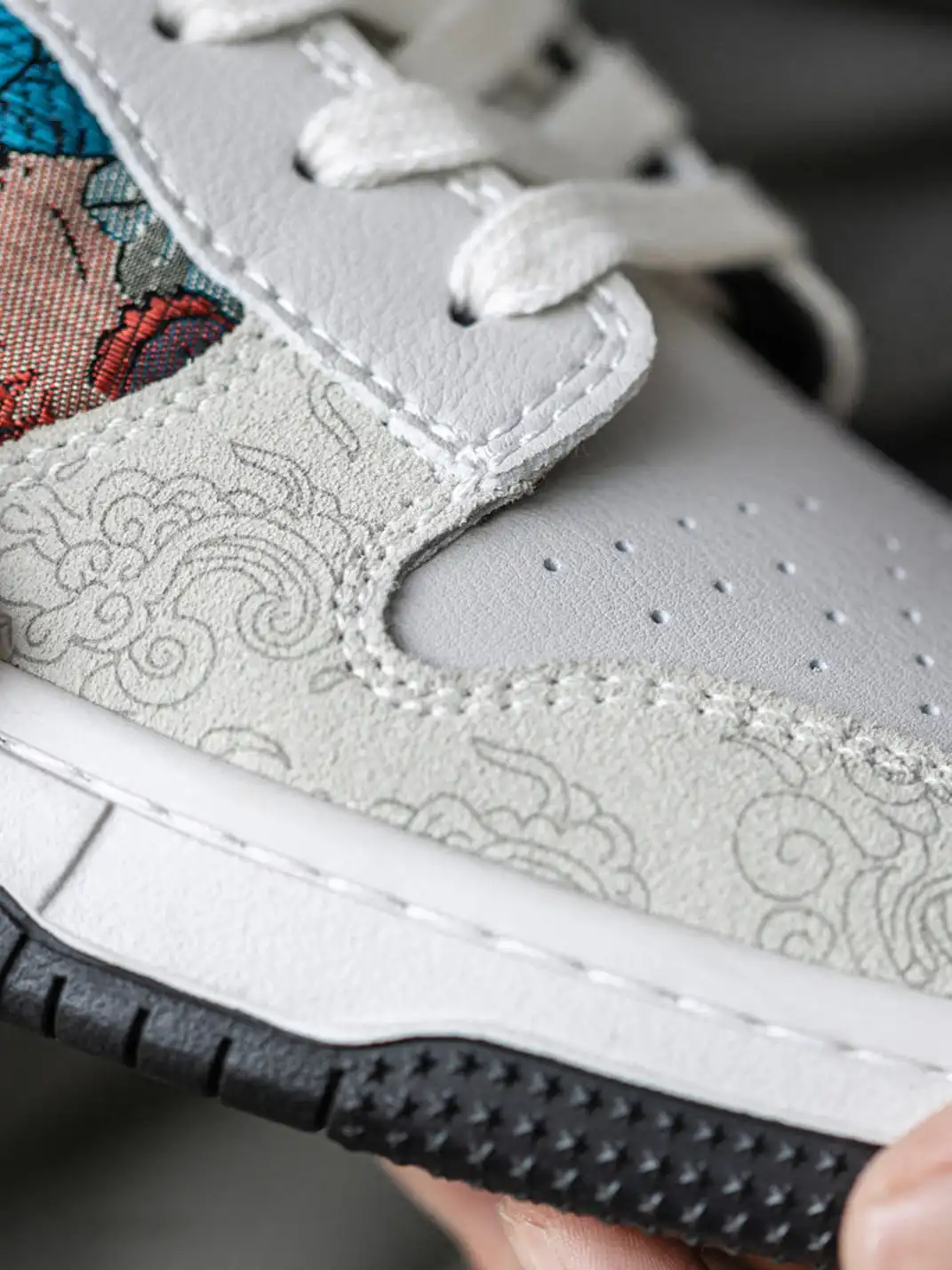 MRA | Painted Embroidered Chinese Style Skate Shoes