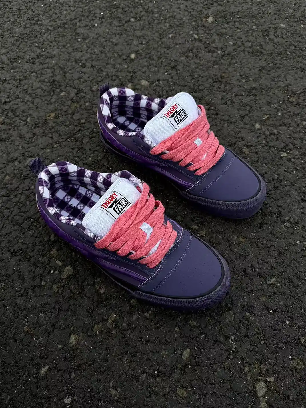 joasll | Purple Lobster Lightning Bread Skate Shoes