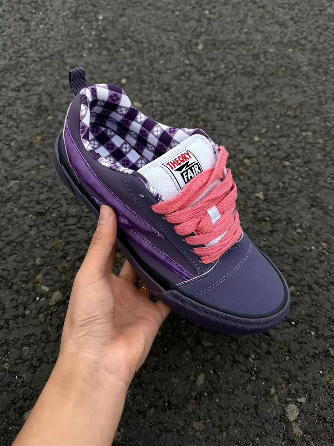joasll | Purple Lobster Lightning Bread Skate Shoes
