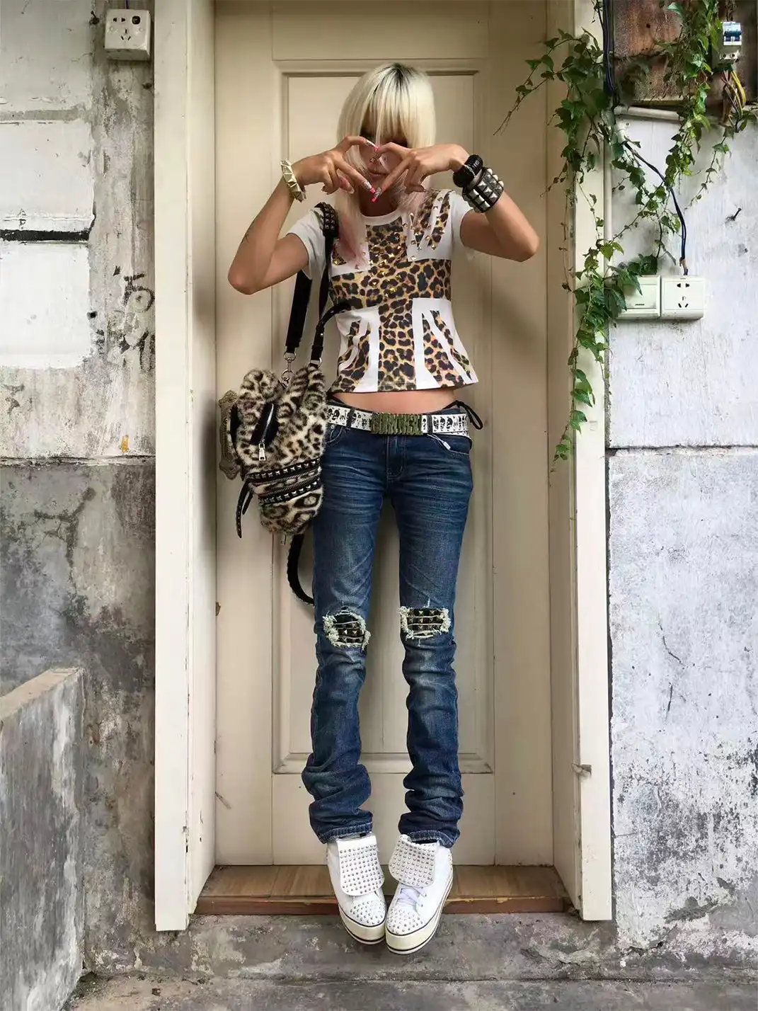 ArtByTastybabe | Rivet Leopard Print Regular Shoulder Short Sleeve