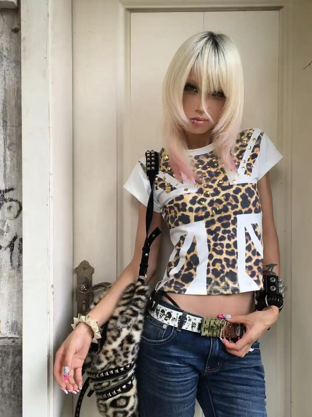 ArtByTastybabe | Rivet Leopard Print Regular Shoulder Short Sleeve