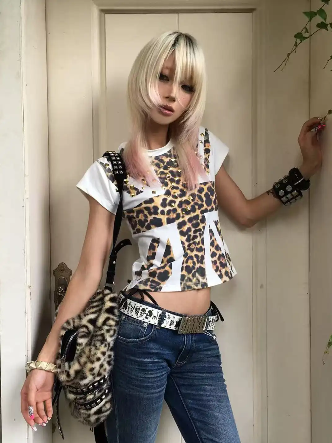 ArtByTastybabe | Rivet Leopard Print Regular Shoulder Short Sleeve