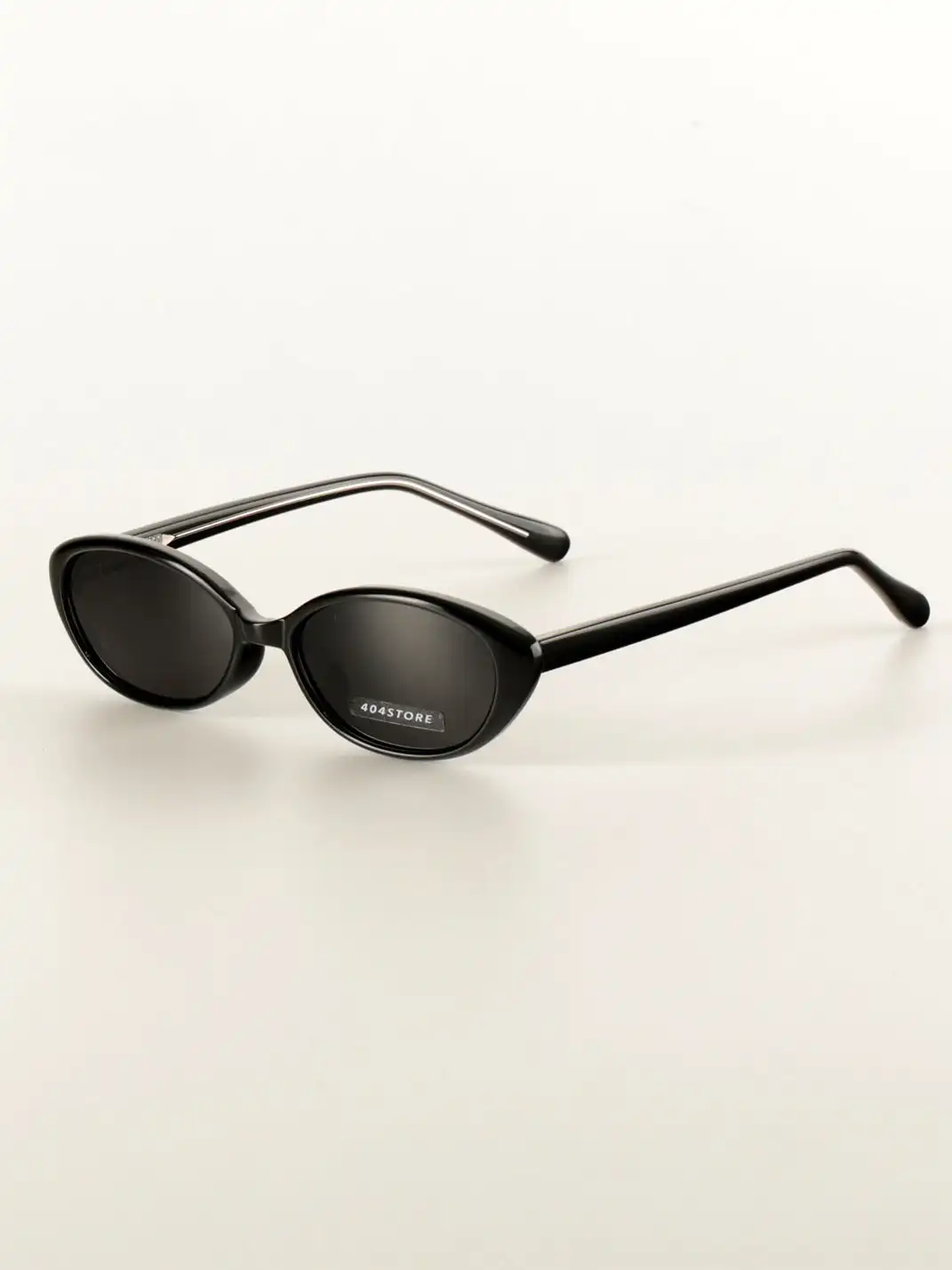 404 | Slightly Upturned Cat Eye Glasses
