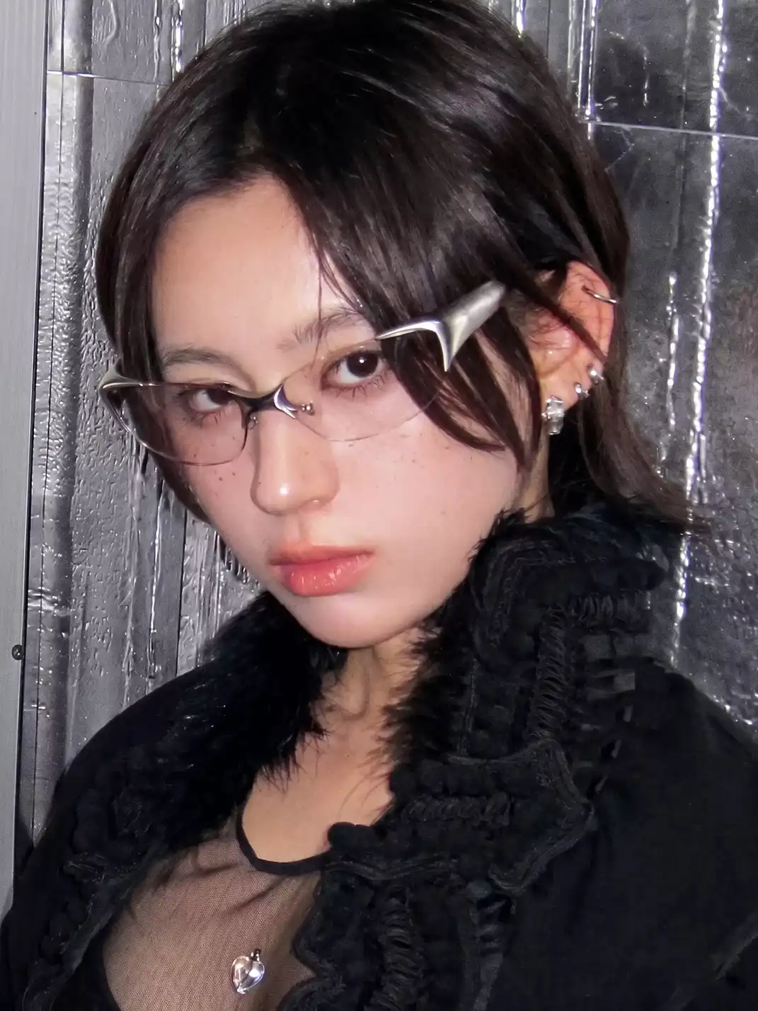 404 | Y2K Frameless Metal Glasses