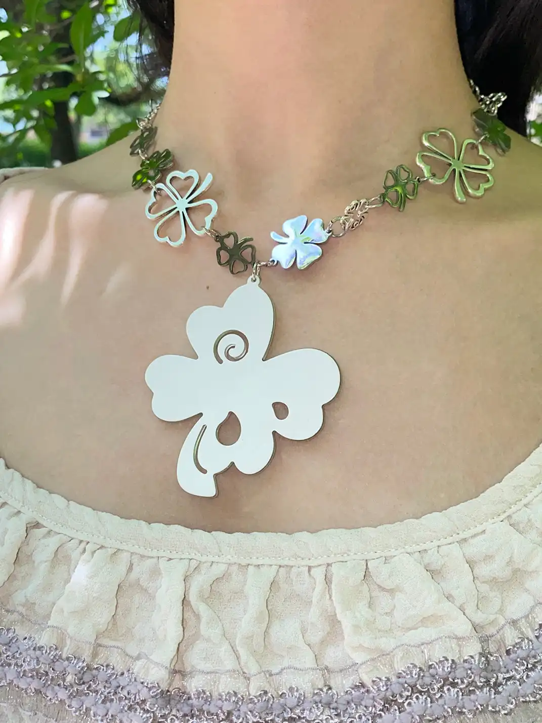 CRS | Shiny Clover Hollow Metal Necklace