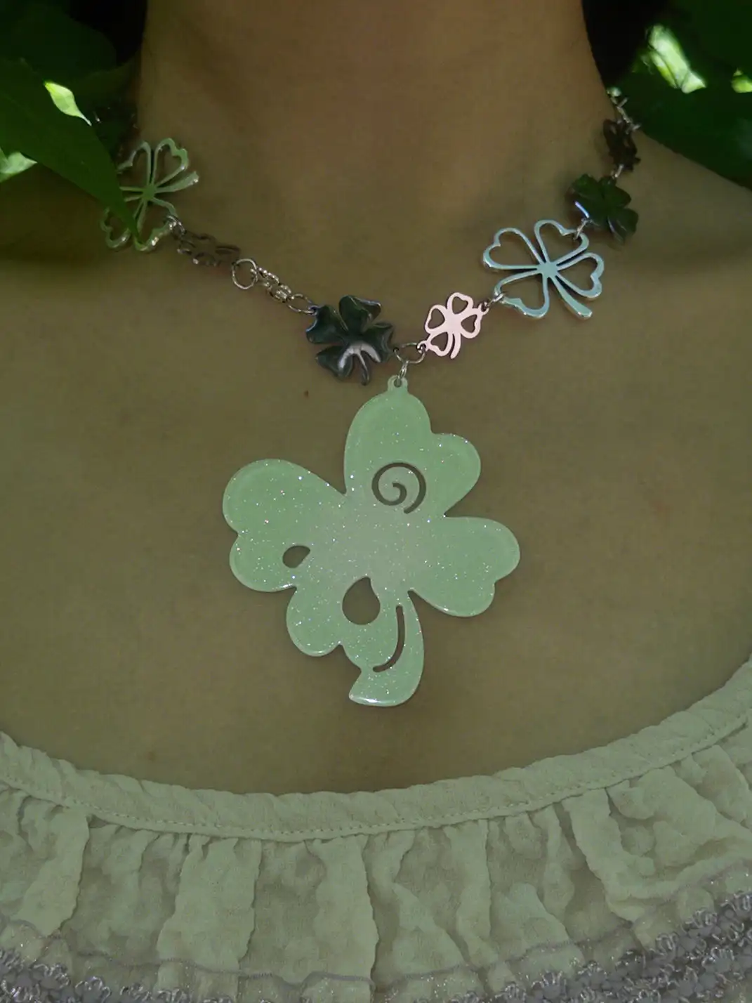 CRS | Shiny Clover Hollow Metal Necklace