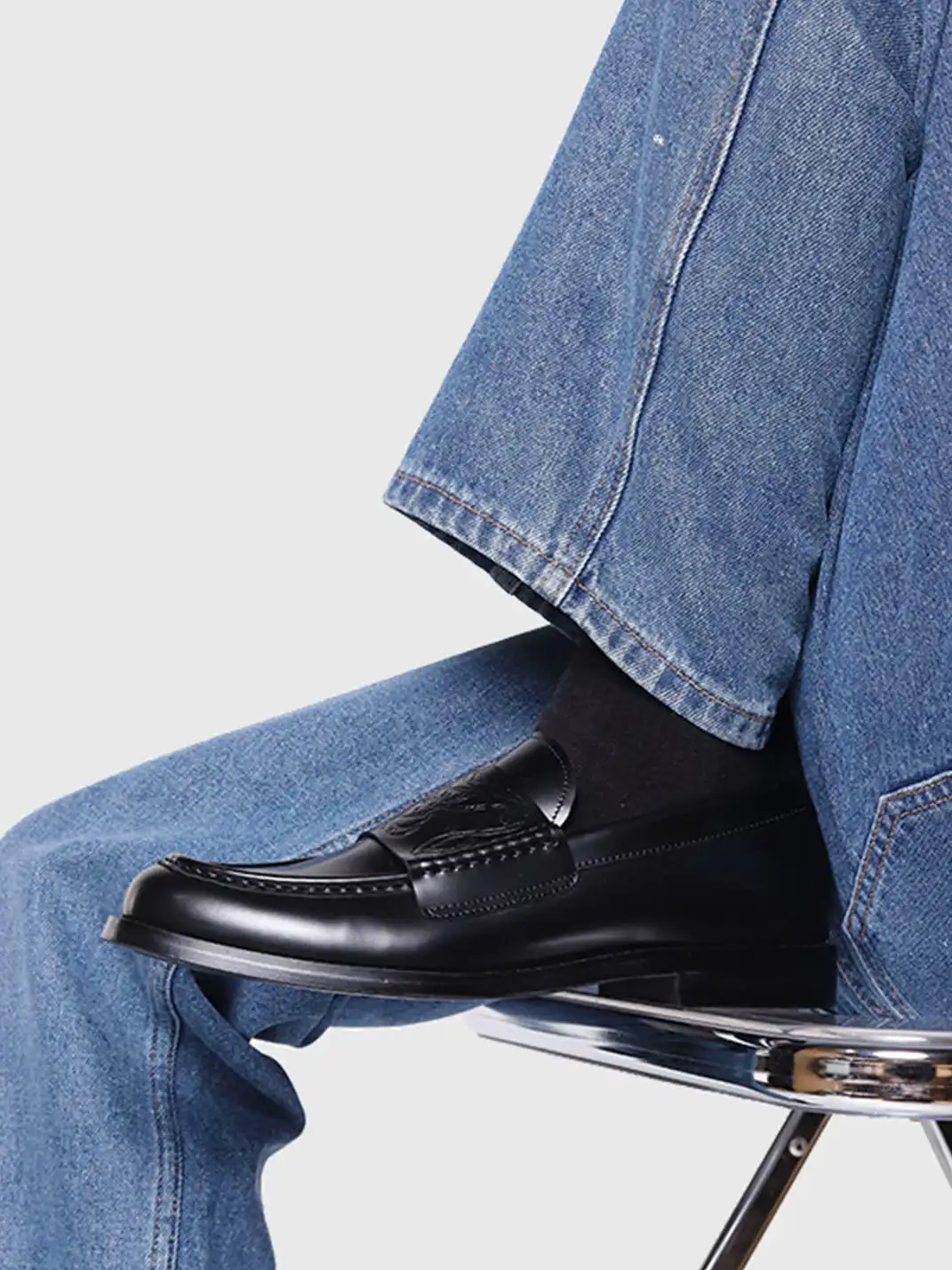 SHENLV | Embossed Cowhide Loafers