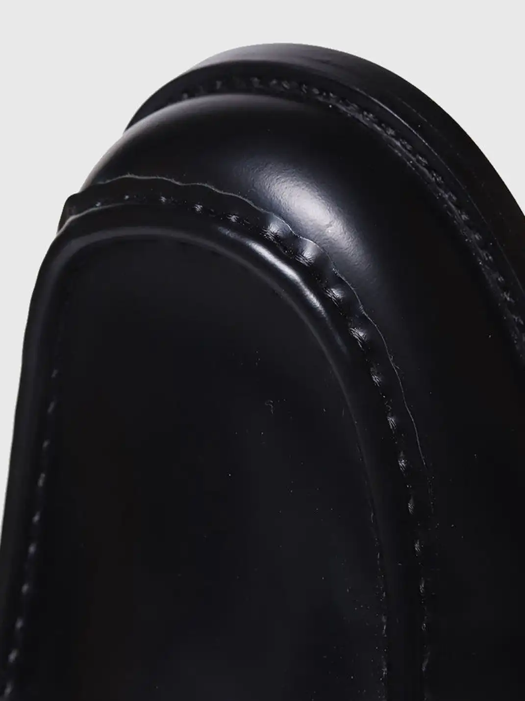 SHENLV | Embossed Cowhide Loafers