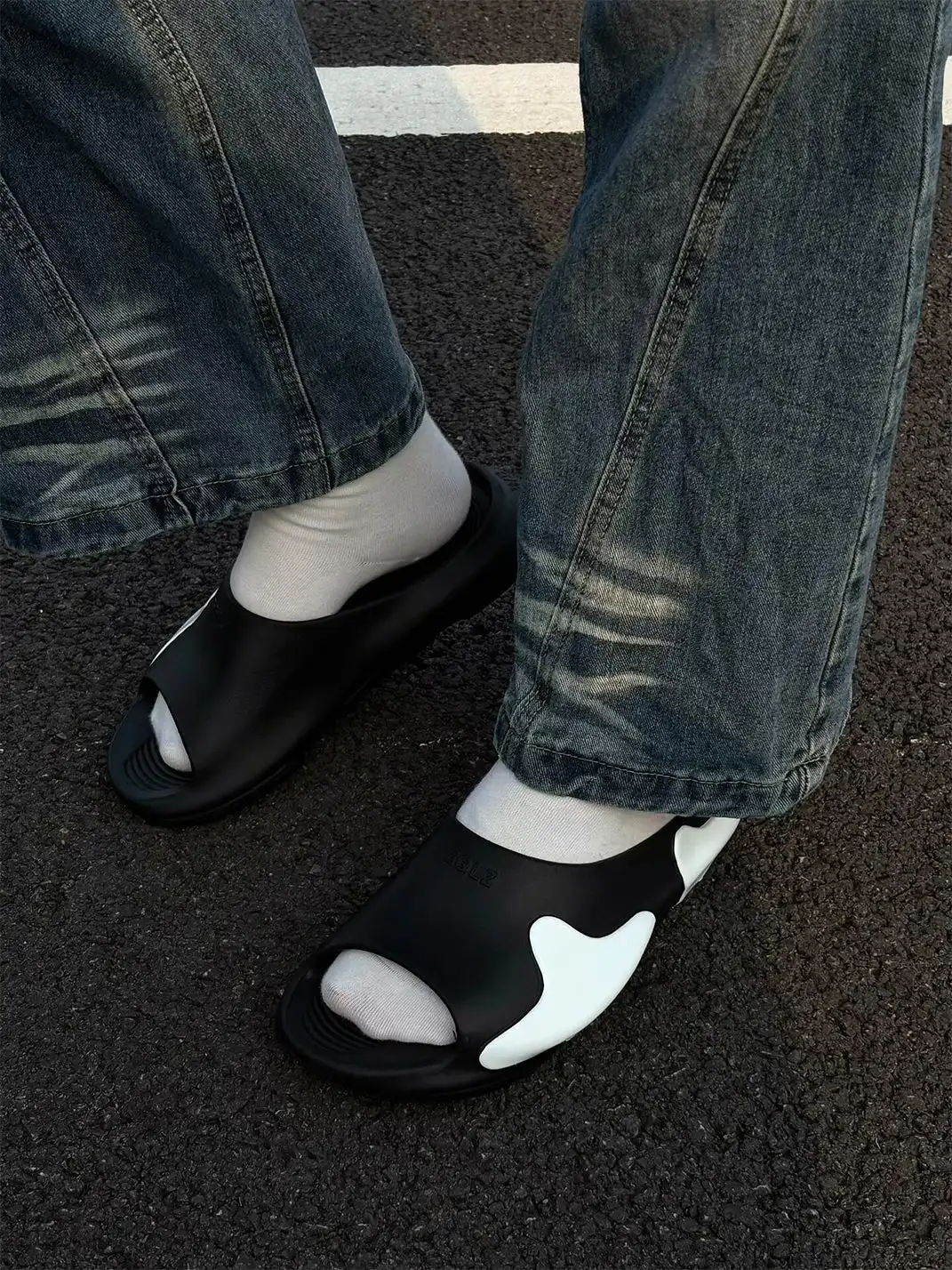 EQLZ | Asymmetrical Color Block Cloud Slides