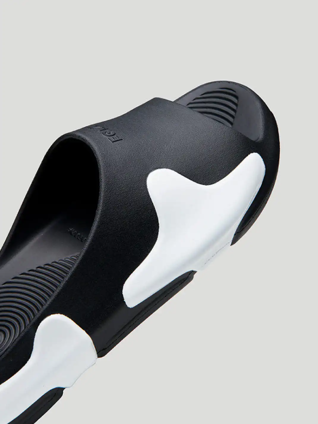 EQLZ | Asymmetrical Color Block Cloud Slides