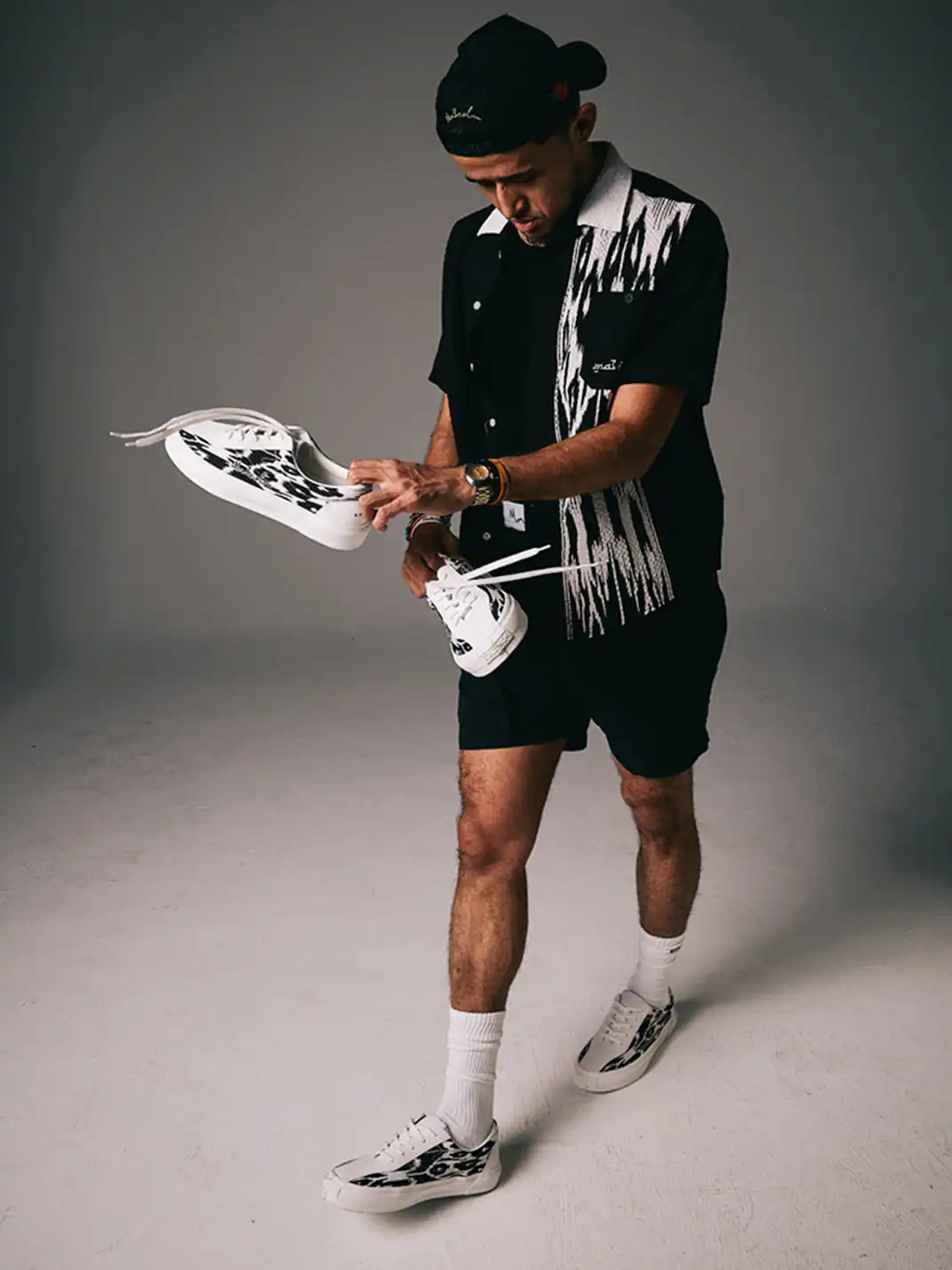 EQLZ | Black and White Abstract Print Canvas Sneakers