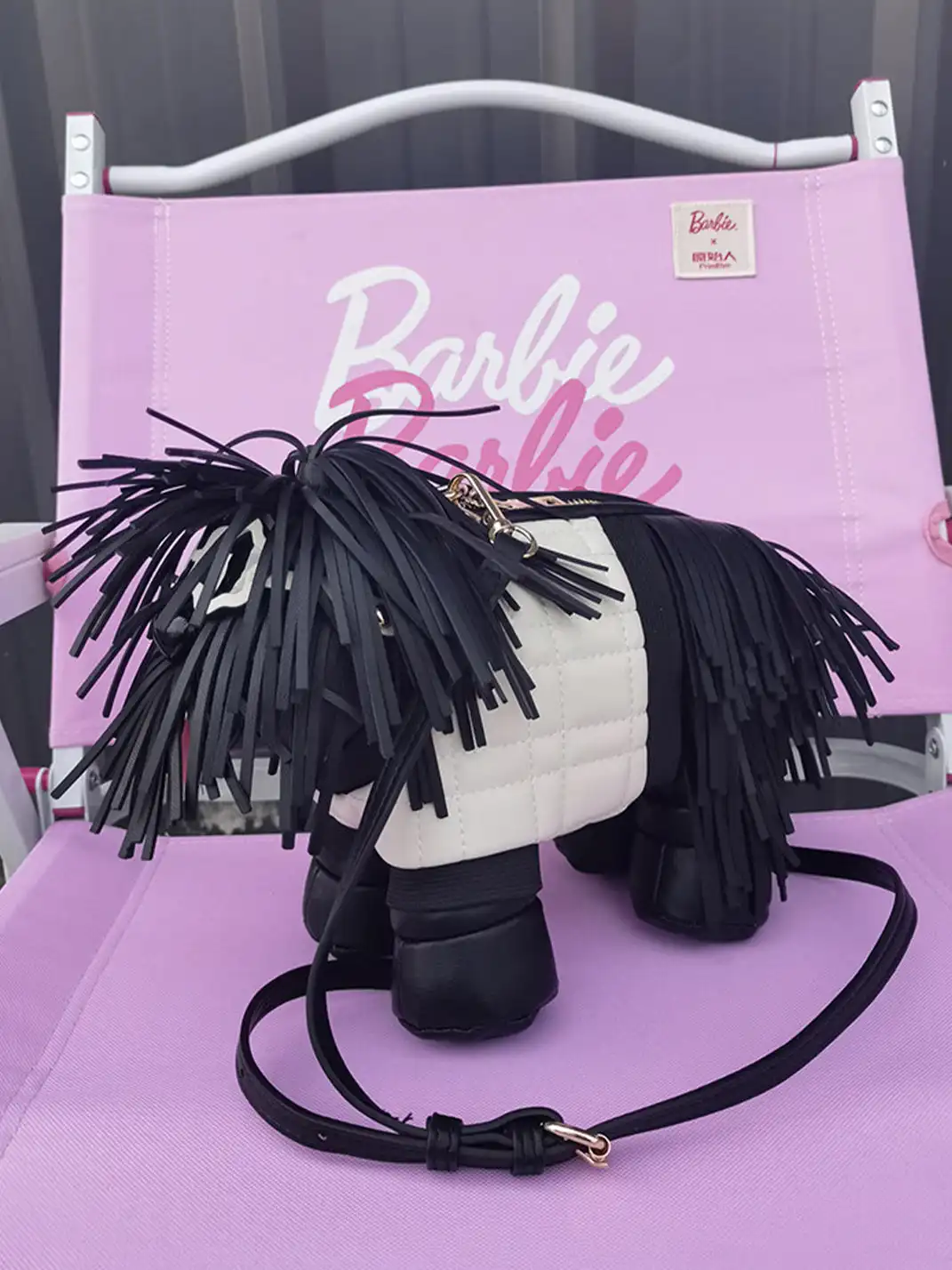 JARNO | Black Puppy Shaped Crossbody Bag
