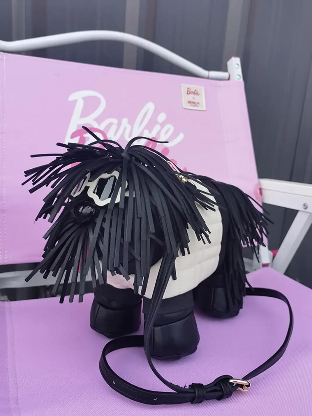 JARNO | Black Puppy Shaped Crossbody Bag