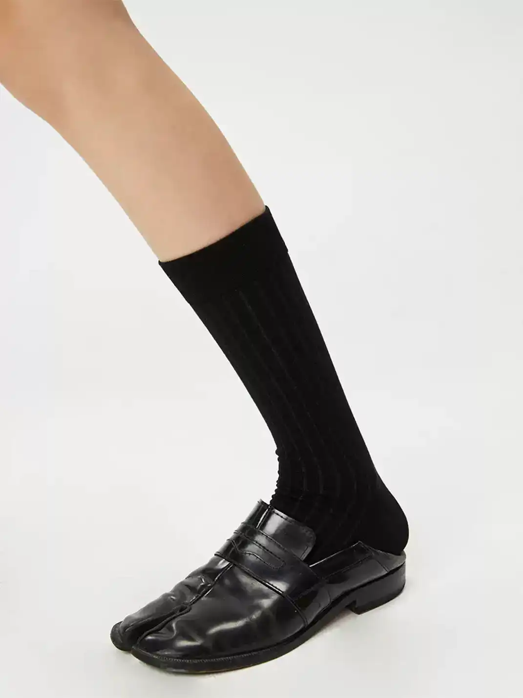 YANG MA | Split-toe Mid-calf Socks