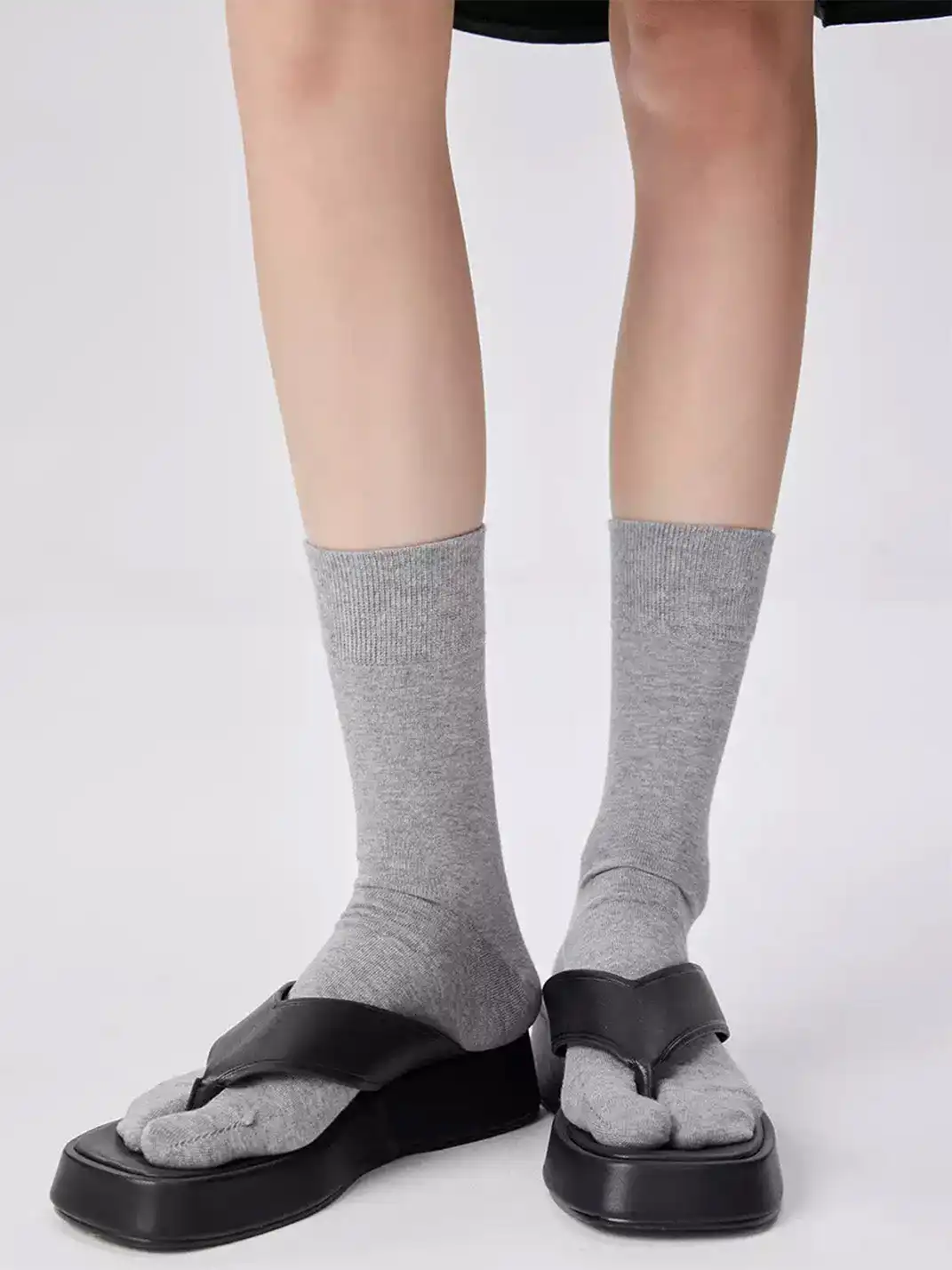 YANG MA | Split-toe Mid-calf Two-toe Long Socks