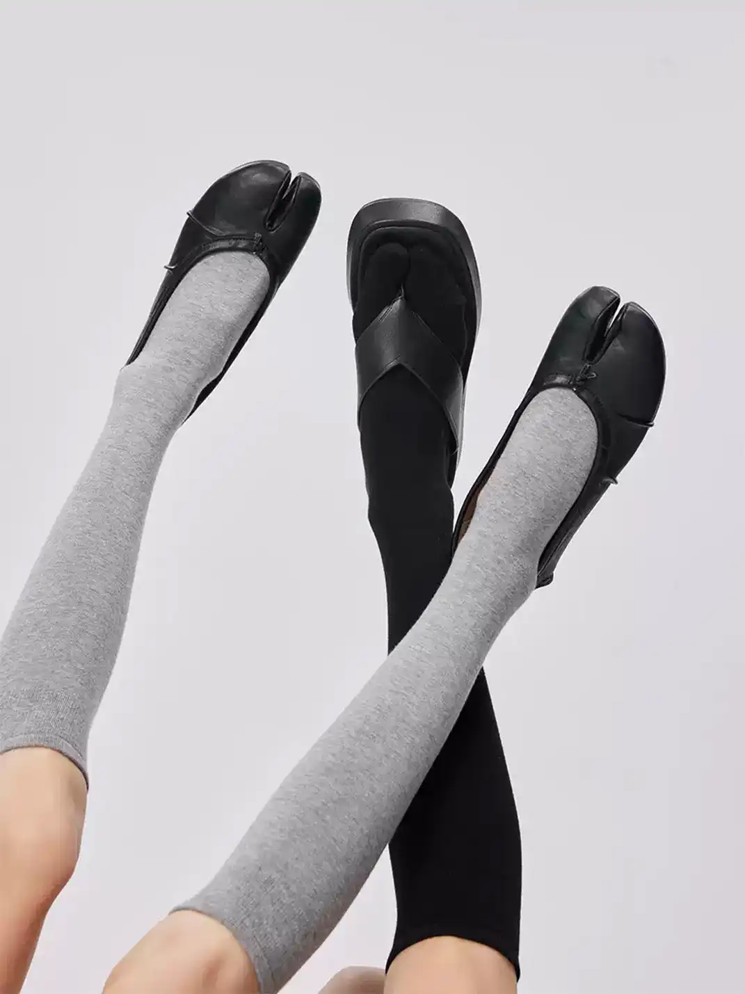 YANG MA | Split-toe Mid-calf Two-toe Long Socks