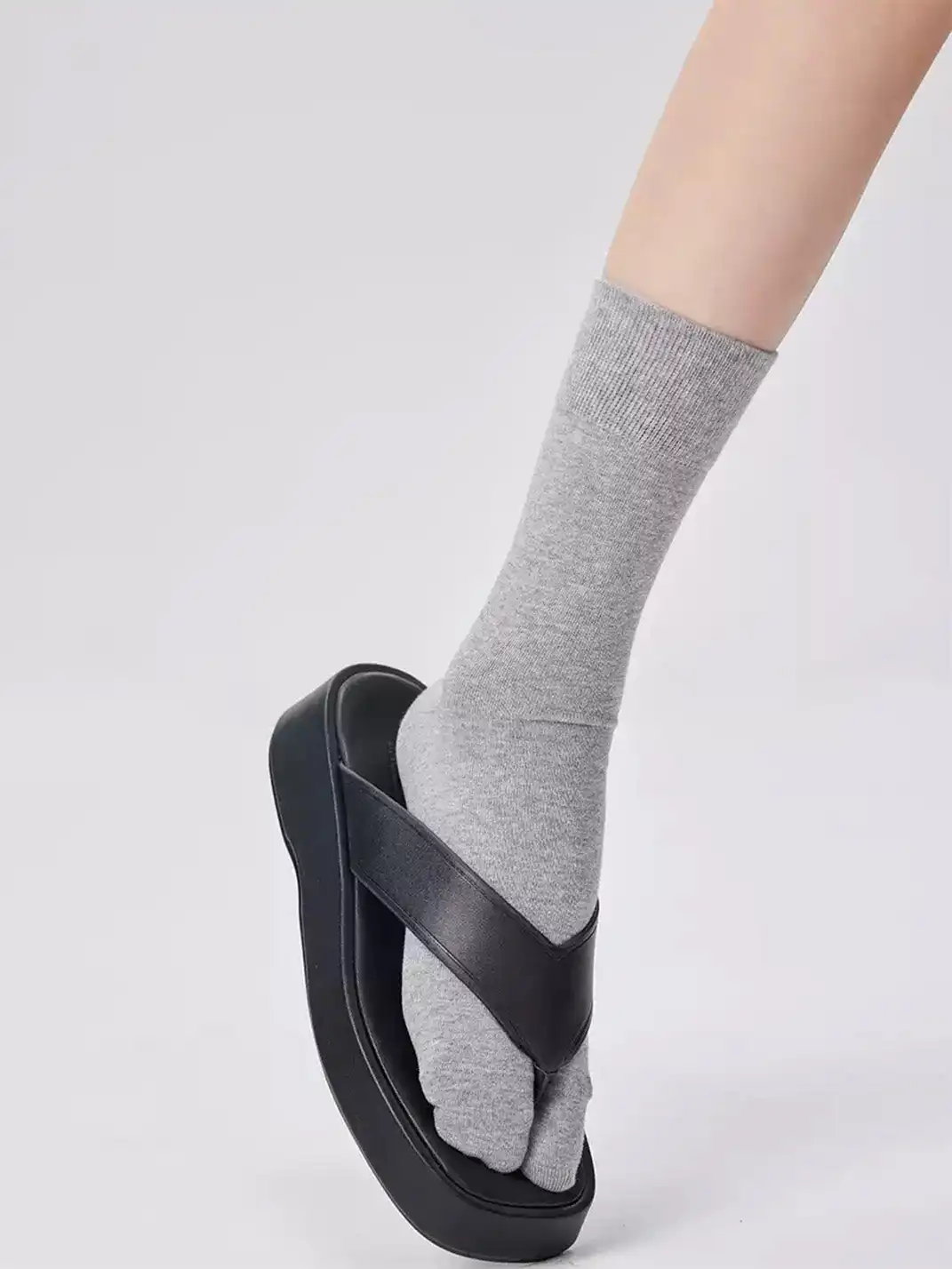 YANG MA | Split-toe Mid-calf Two-toe Long Socks