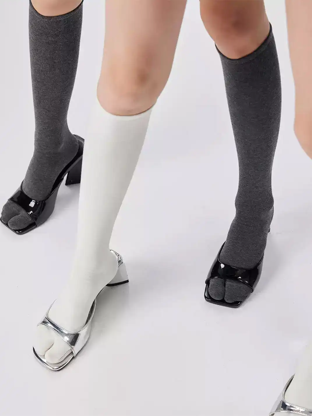 YANG MA | Split-toe Mid-calf Two-toe Long Socks