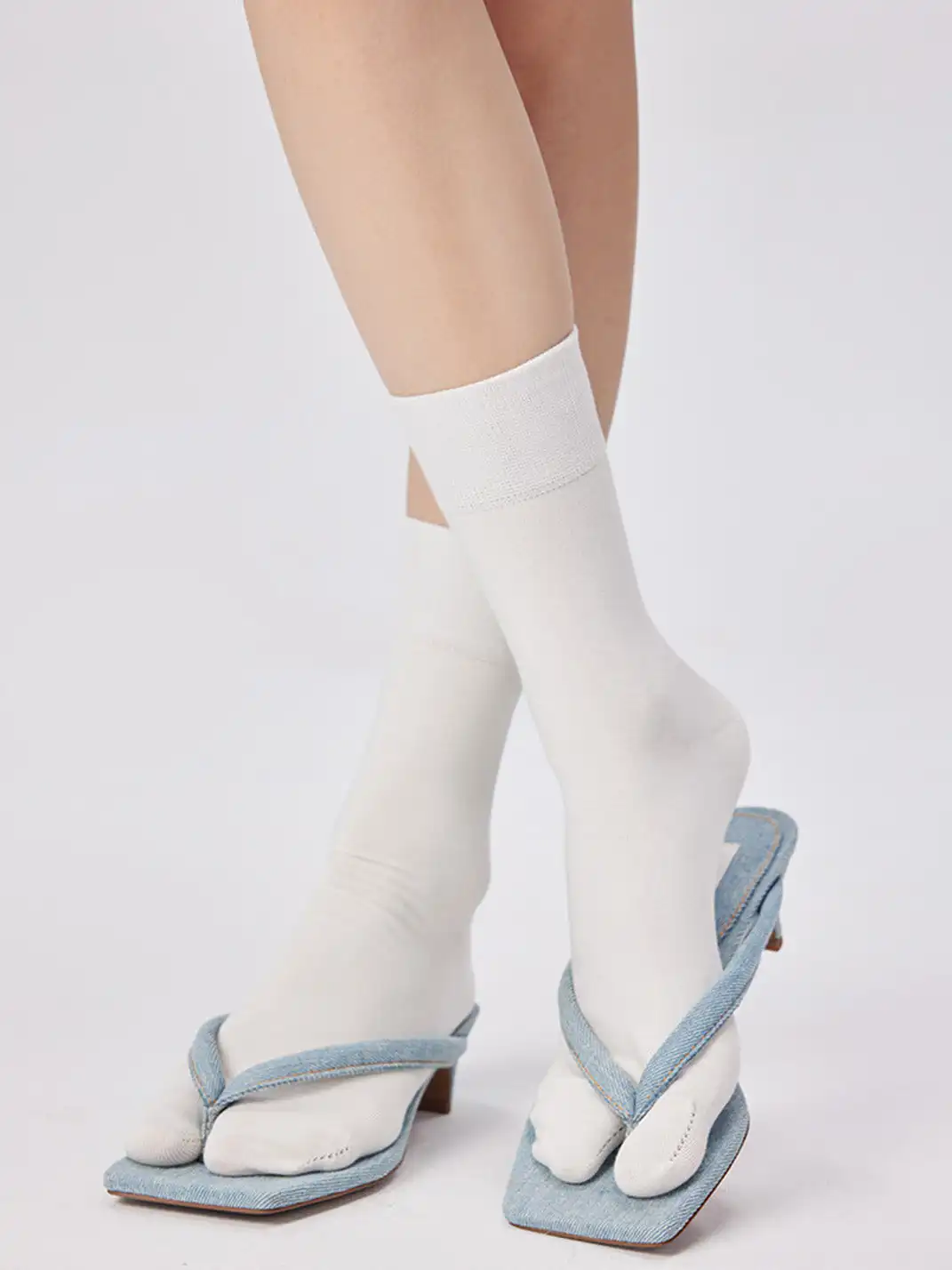 YANG MA | Split-toe Mid-calf Two-toe Long Socks
