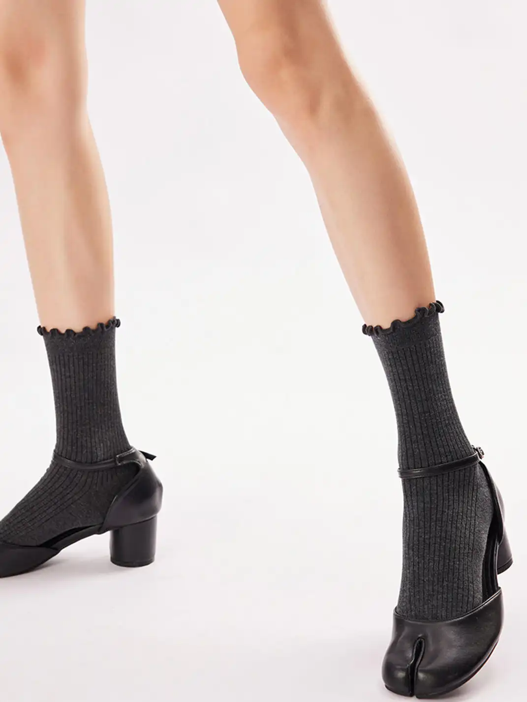 YANG MA | Solid Color Two-toe Mid-calf Socks