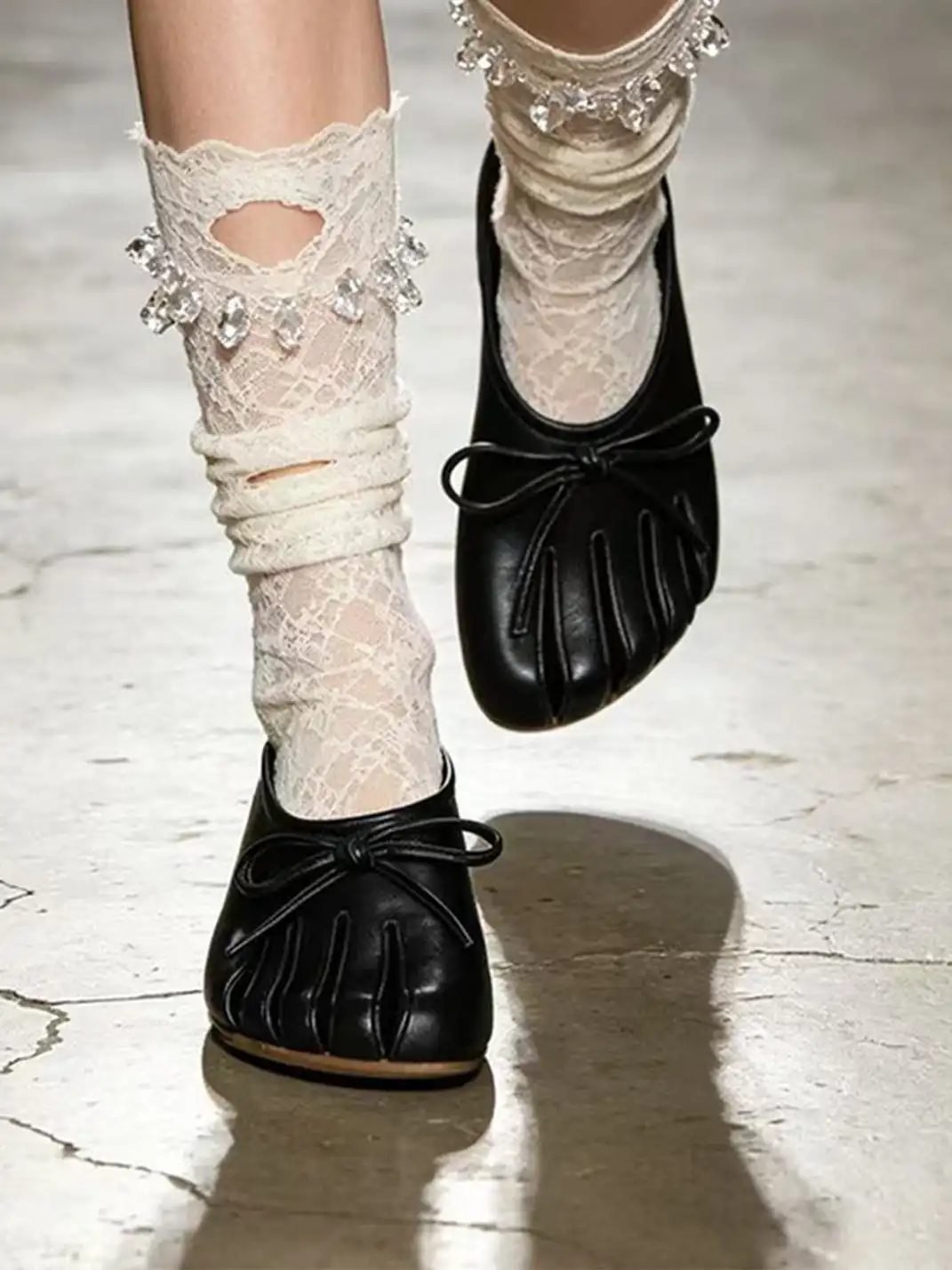 Littlegood | Vintage Closed Toe Split-Toe Flat Slippers