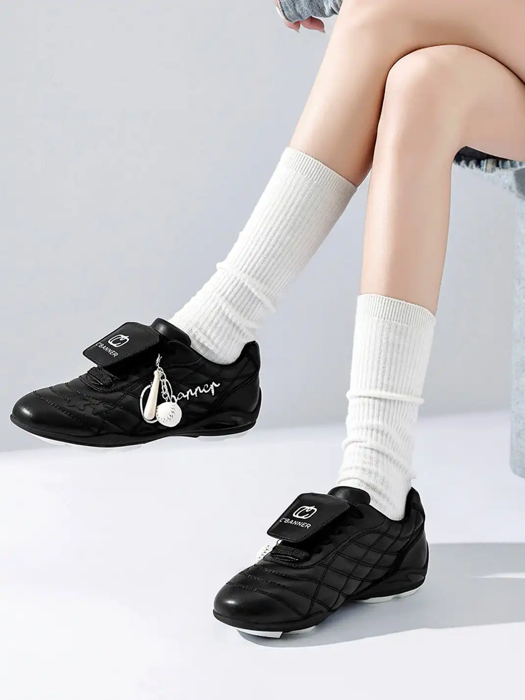 C.BANNER | Flip-Top Tongue Low-Top Sneakers