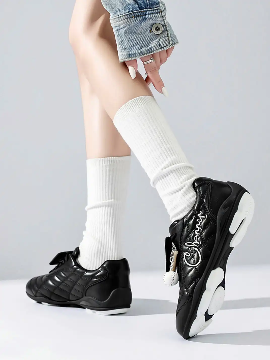 C.BANNER | Flip-Top Tongue Low-Top Sneakers