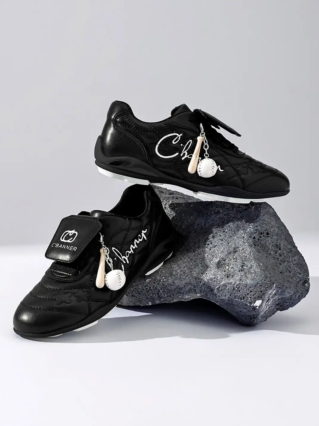 C.BANNER | Flip-Top Tongue Low-Top Sneakers
