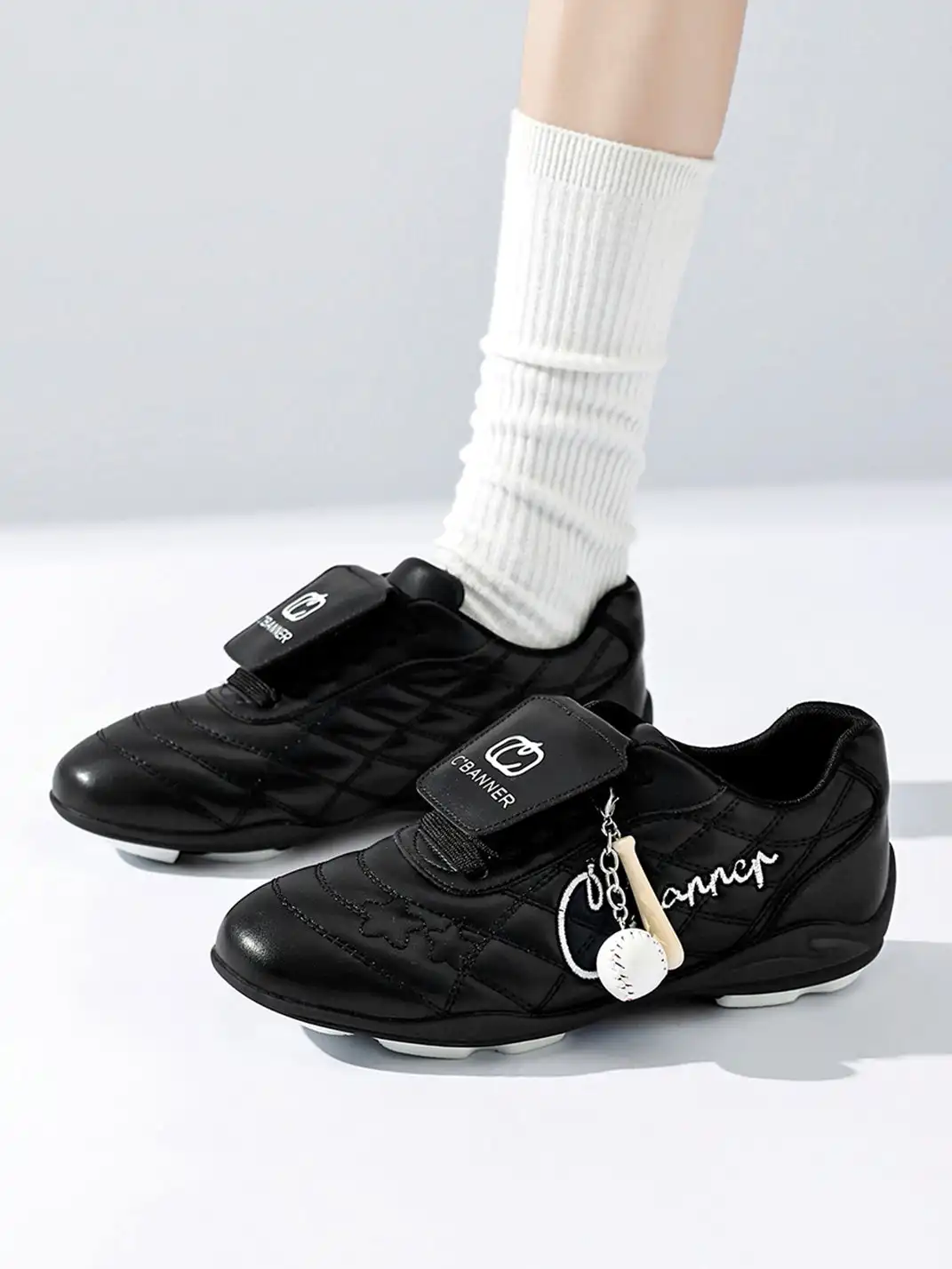 C.BANNER | Flip-Top Tongue Low-Top Sneakers