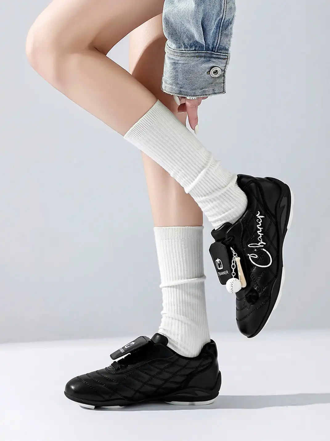 C.BANNER | Flip-Top Tongue Low-Top Sneakers