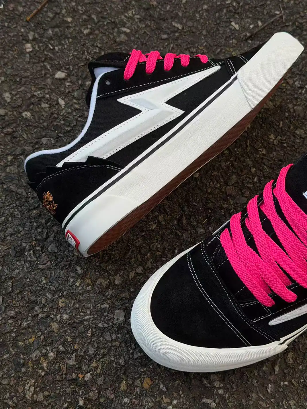 TKCK | Dopamine Embroidered Casual Shoes