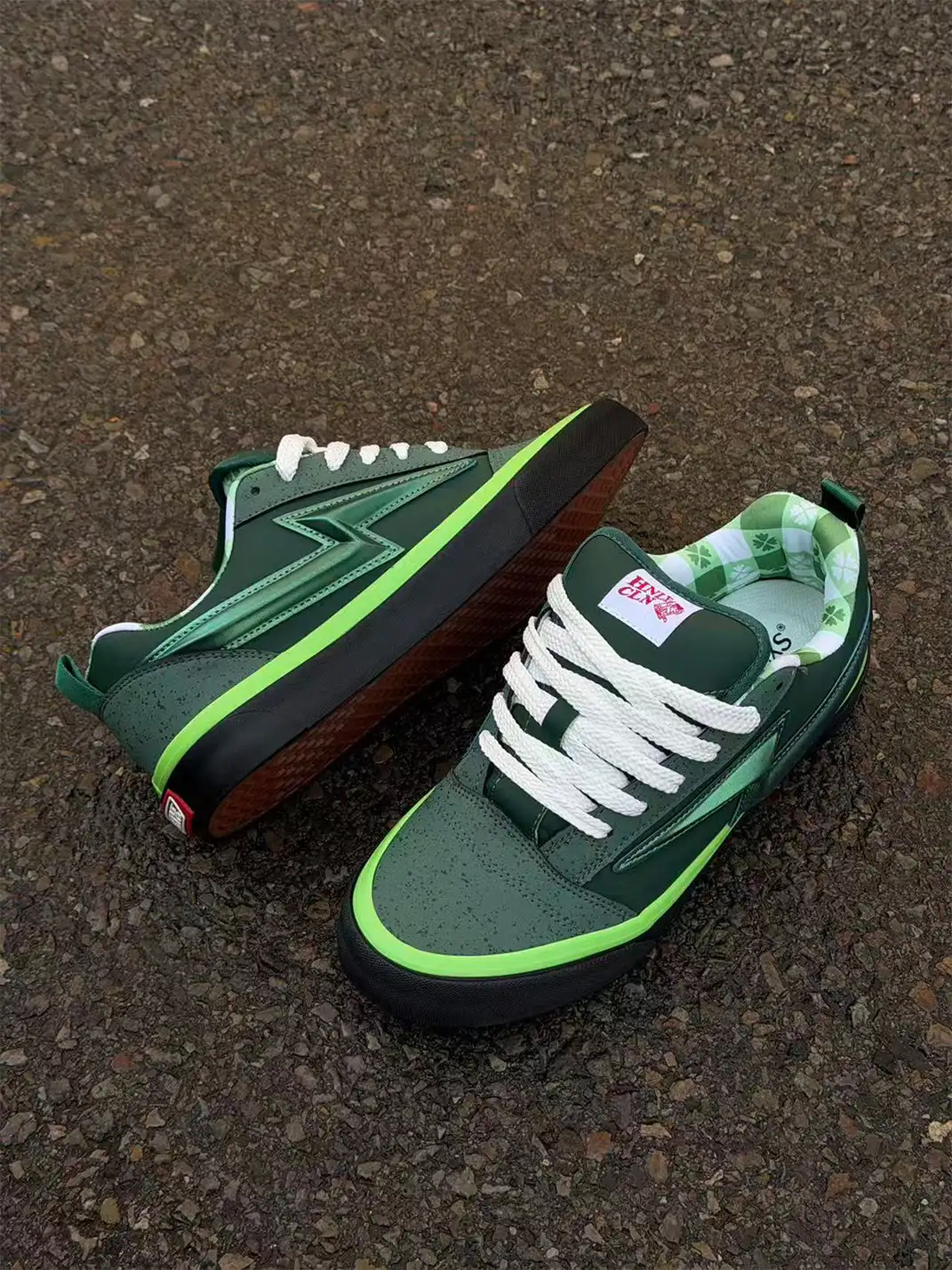 TKCK | Low Top Lightning Pattern Casual Sneakers