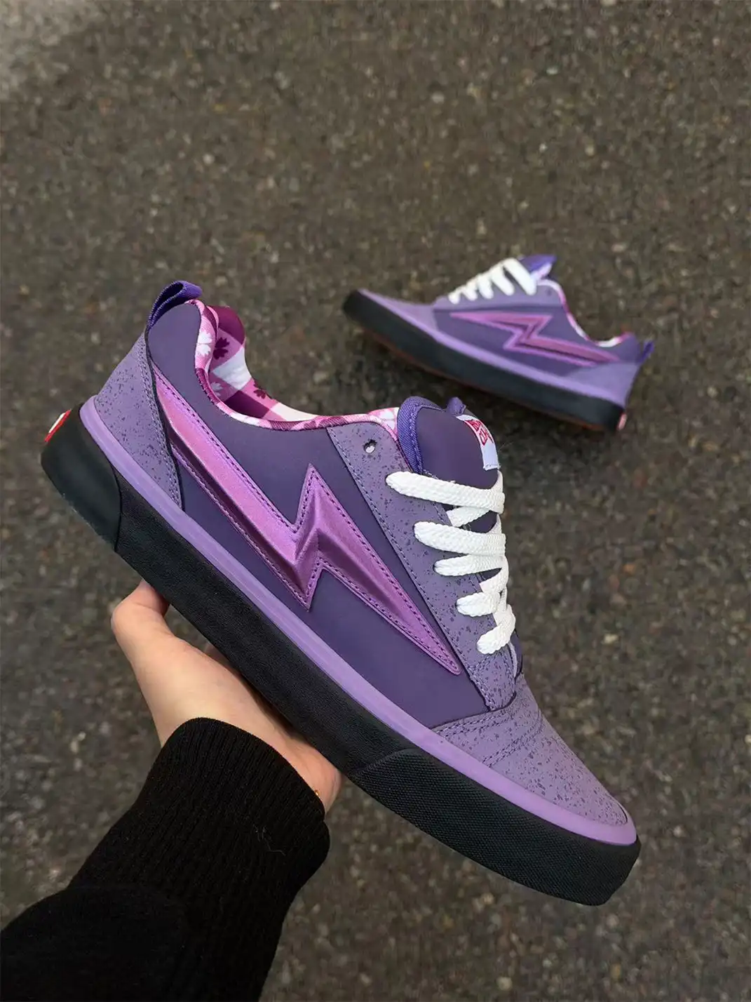 TKCK | Low Top Lightning Pattern Casual Sneakers