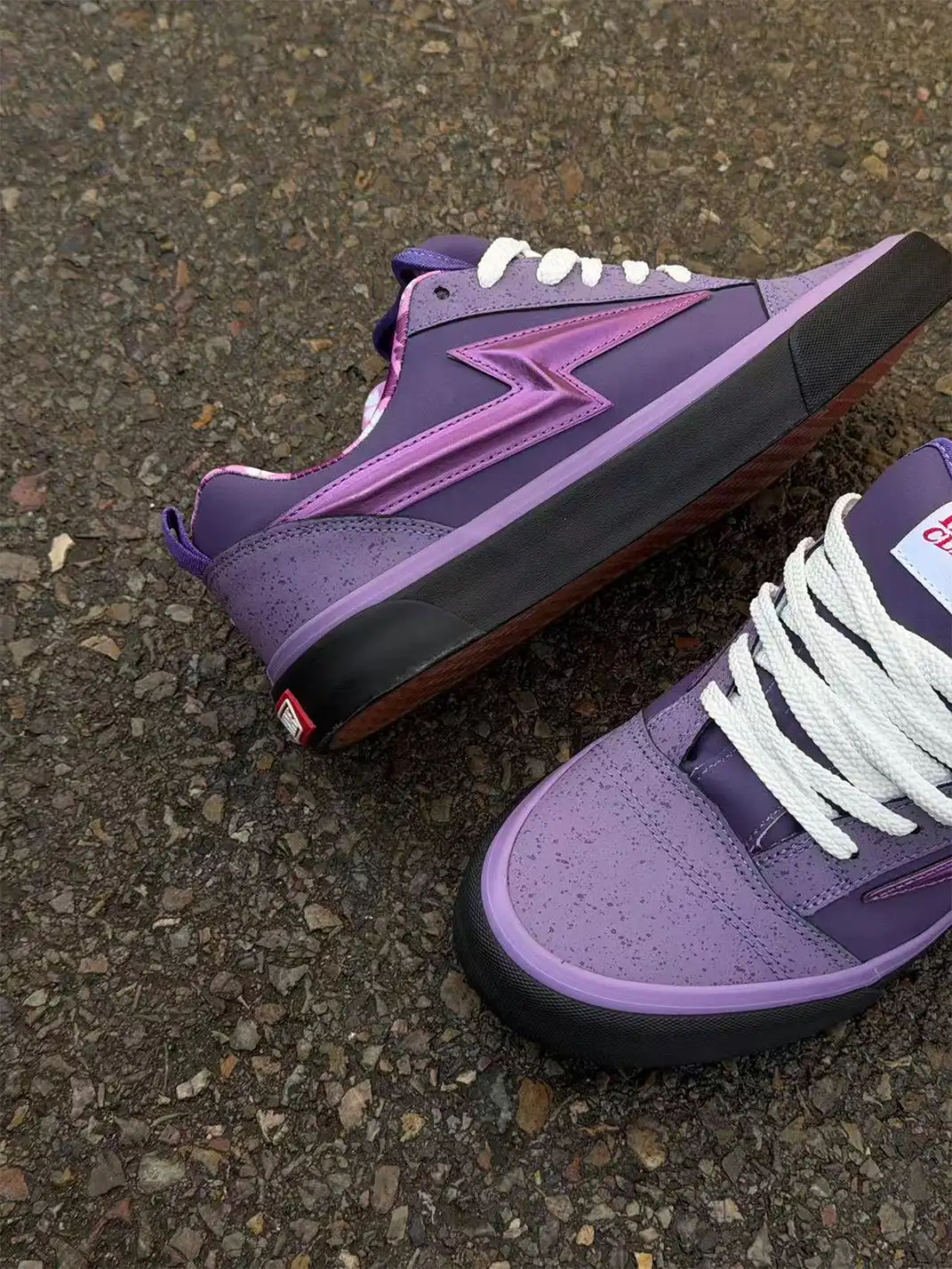 TKCK | Low Top Lightning Pattern Casual Sneakers