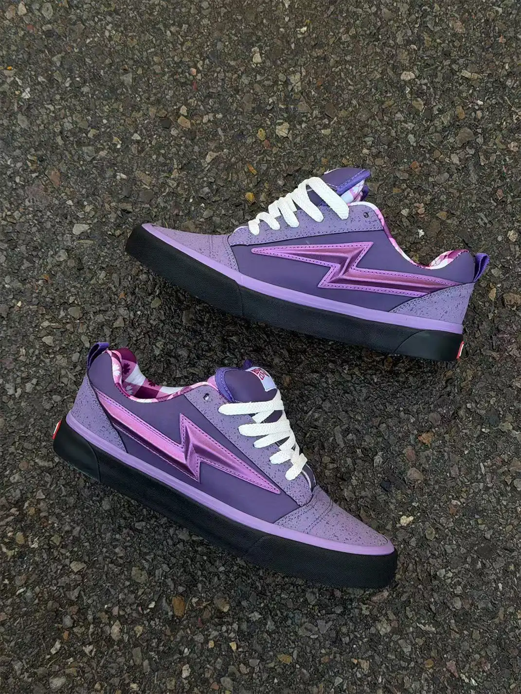 TKCK | Low Top Lightning Pattern Casual Sneakers