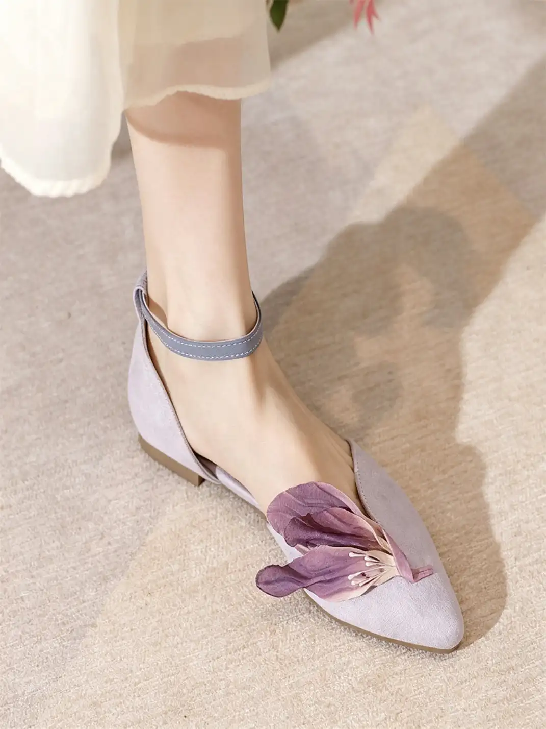 MatchGirl | Pointed Toe Petal Strap Sandals